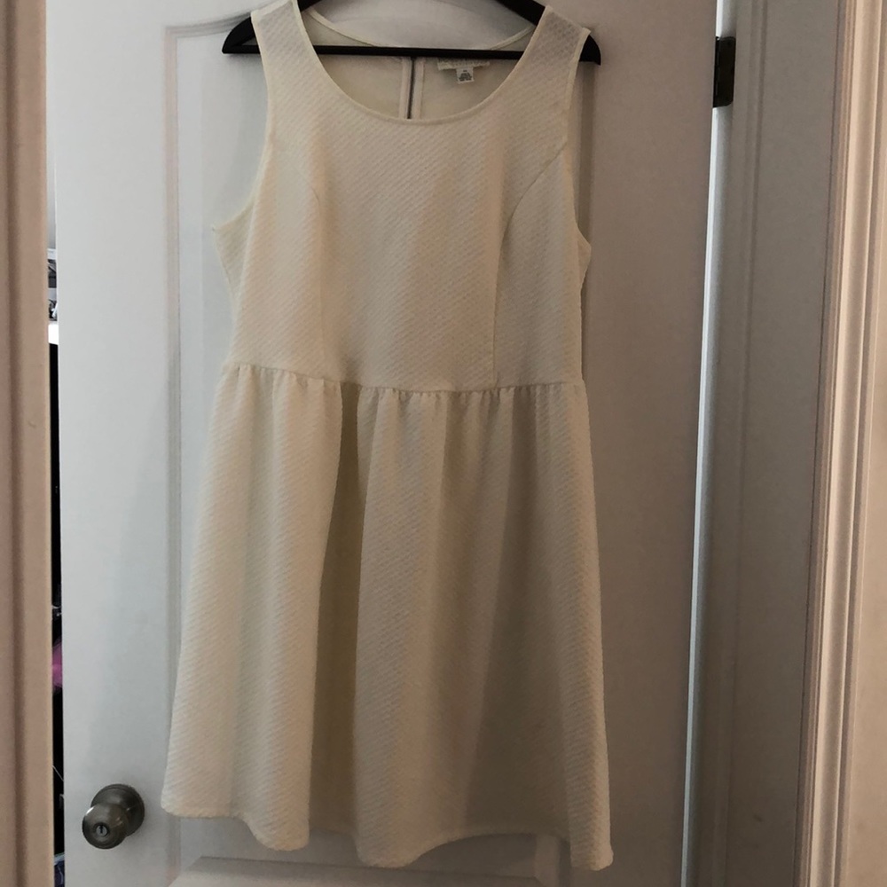 Skater dress cream white